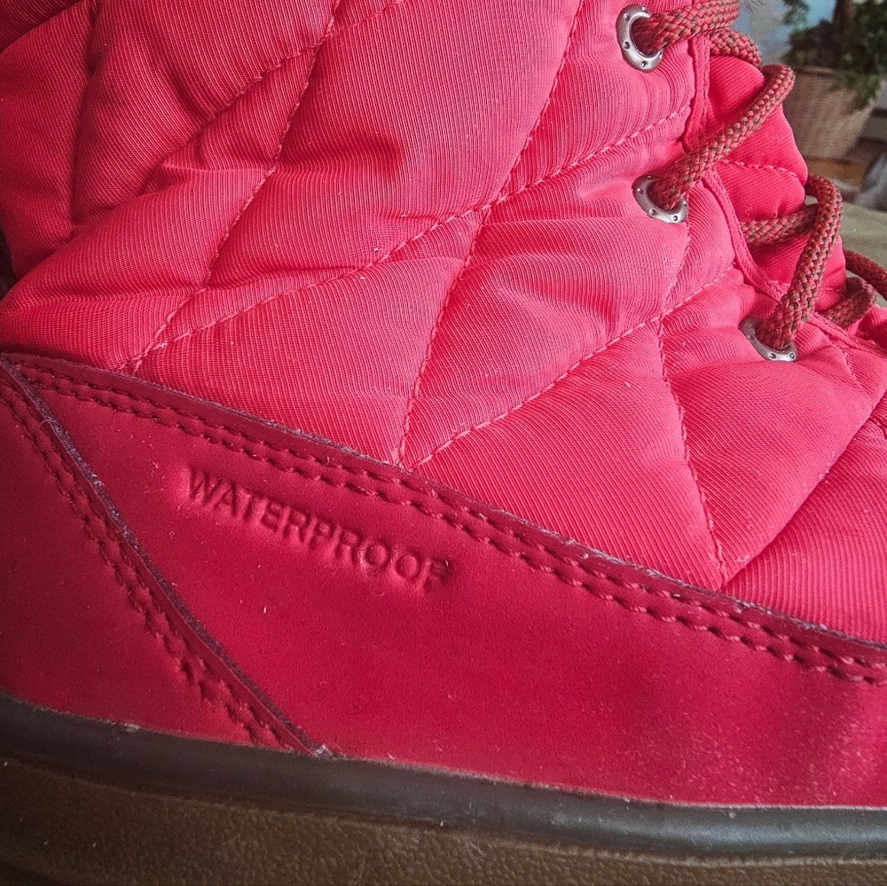 💦Columbia Red Quilted Waterproof💦 Winter Boots | Omni Grip & Faux Fur | Sz: 12 - Picture 6 of 14